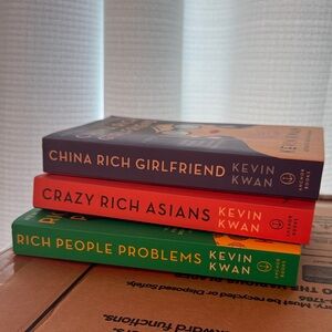 Crazy Rich Asians (3) Kevin Kwan